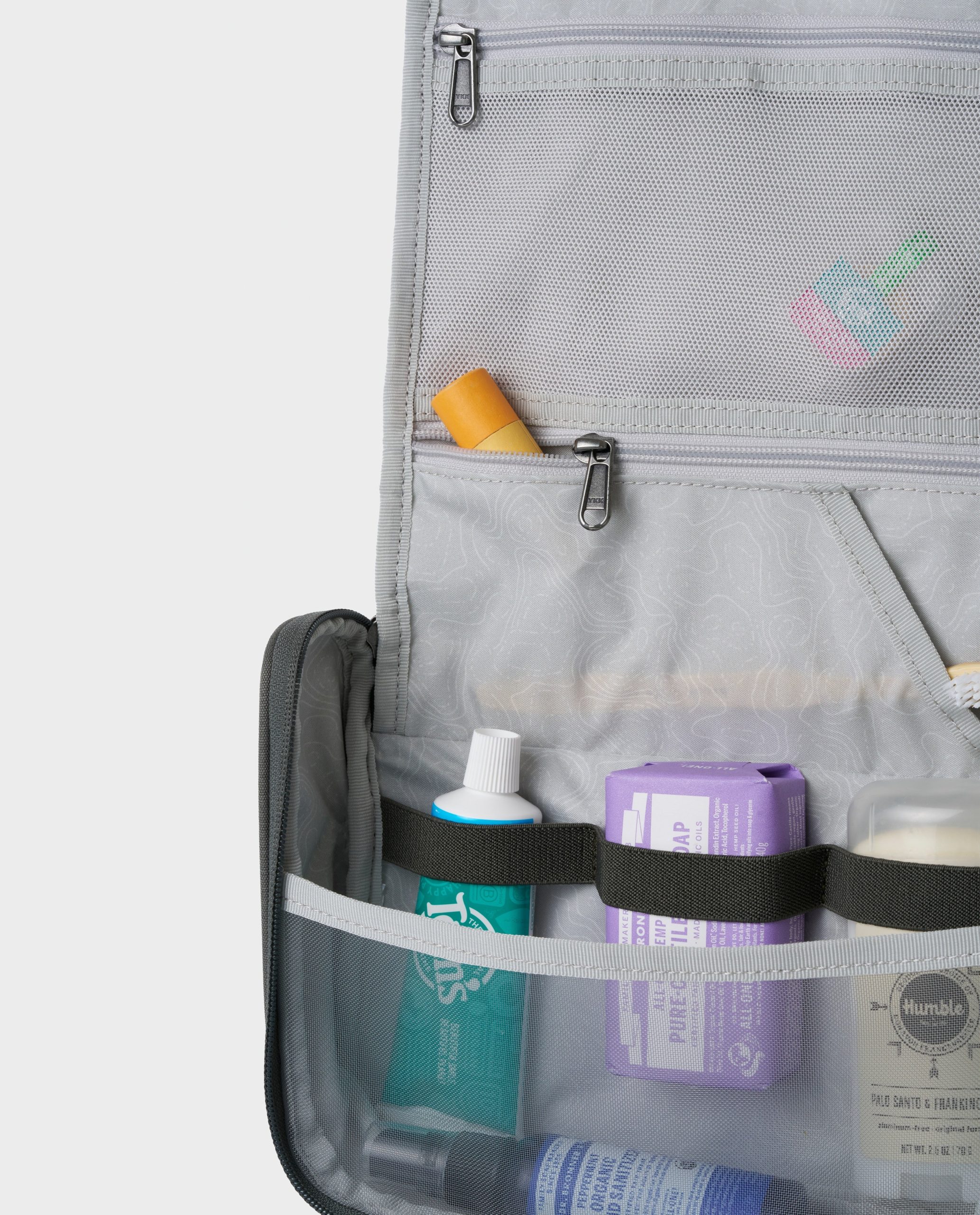 Basin Hanging Dopp Kit - Image 4